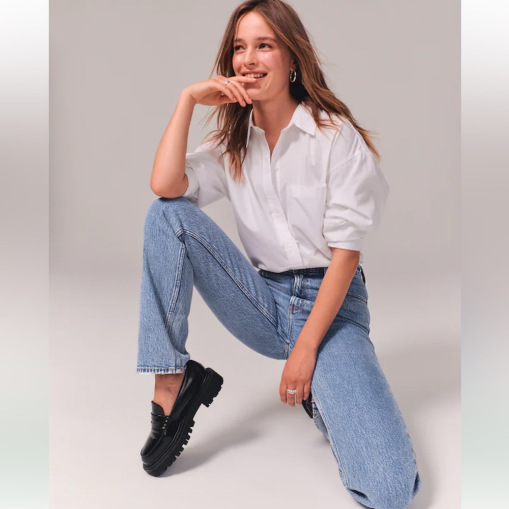 Abercrombie 90s Ultra High Rise Straight Jeans